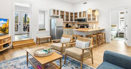 Fully Updated 2 Bedroom Apartment in Downtown - Just Steps Away from Green Lake