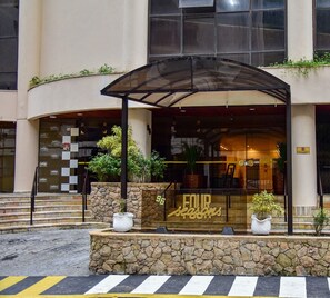 Exterior detail - Apartamento a 70m da Praia de Pitangueiras/SP (Guarujá)