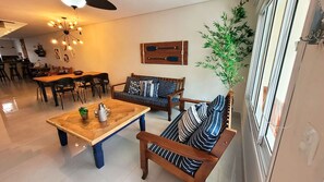 Interior - Casa com churrasq a 750m da Praia de Juquehy/SP (São Sebastião)