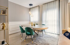Dining - 2BR Apartment in Natan Strauss Jerusalem (Jerusalem)