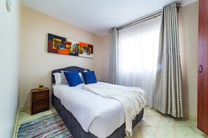 2 bedrooms, iron/ironing board, WiFi, bed sheets - Cozy parlor homes- serene retreat close to JKIA airport, SGR, Nairobi Expressway (Syokimau)