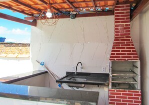 Property grounds - Espaço de Lazer: Casa com Piscina e Churrasqueira (Vera Cruz)