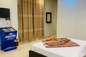 Deluxe Double Room, Mountain View - Green Residency  (Muzaffarabad)