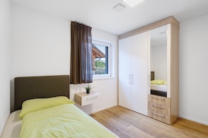 2 chambres, bureau, Wi-Fi, draps fournis