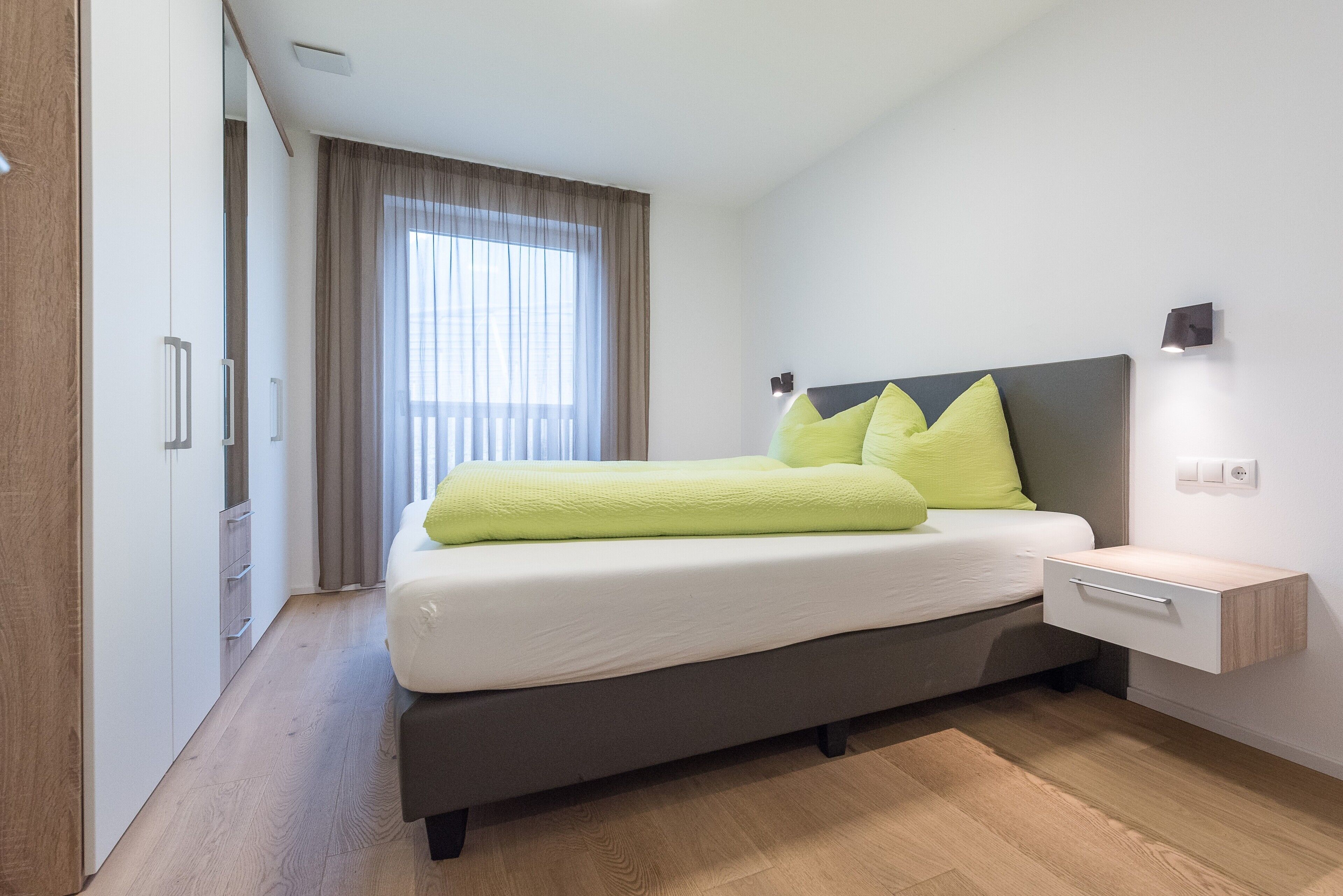 2 室のベッドルーム、WiFi、ベッドシーツ