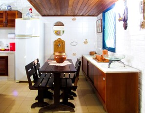 Dining - Casa c churrasq e lazer perto do mar, Cabo Frio/RJ (Cabo Frio)