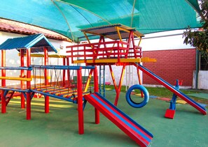 Children’s area - Casa c churrasq e lazer perto do mar, Cabo Frio/RJ (Cabo Frio)