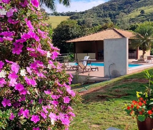 Casa de Campo com Rede e Piscina p/ 12 | Capitólio