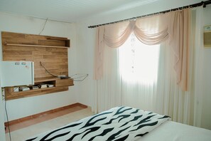 3 Schlafzimmer, Bügeleisen/Bügelbrett, Reisekinderbett, kostenloses WLAN