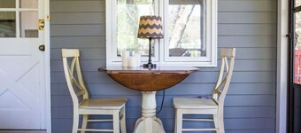 New! Walk to Square ~ Hideaway in the Middle of Town ~ Sleeps 4 ~Spring Savings