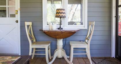 New! Walk to Square ~ Hideaway in the Middle of Town ~ Sleeps 4 ~Spring Savings