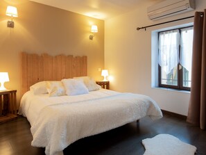 2 bedrooms, iron/ironing board - Le Panorama Médiévale - View of Carcassonne (Carcassonne)