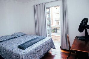 3 chambres, fer et planche à repasser, Wi-Fi gratuit, draps fournis