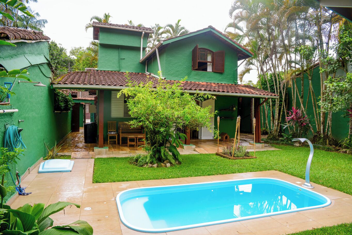 حمام سباحة