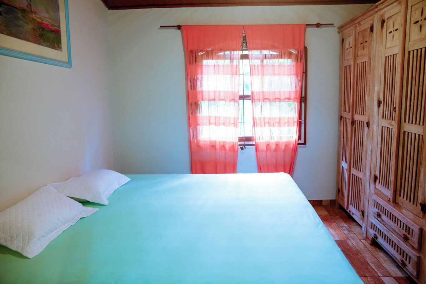Iron/ironing board, WiFi (free)