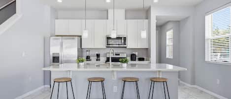 Villa (4 Bedrooms) | Private kitchen