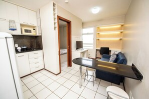 Interior - Asa Sul apt: home office, parking, pet friendly (Brasilia)
