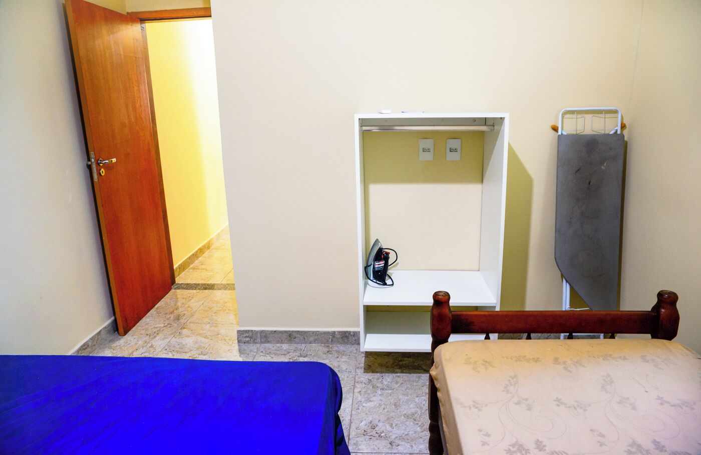2 quartos, ferros/tábuas de passar roupa, Wi-Fi de cortesia
