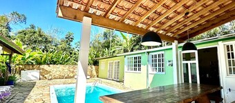 Casa com piscina e churrasqueira em Ubatuba/SP