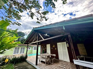 Outdoor dining - Casa com piscina e churrasqueira em Ubatuba/SP (Ubatuba)