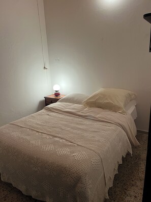 4 bedrooms, iron/ironing board, WiFi, bed sheets - Large 4 Bedroom House on idyllic Armona Island (Moncarapacho)