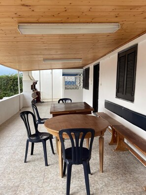 Outdoor dining - Large 4 Bedroom House on idyllic Armona Island (Moncarapacho)