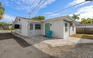 Exterior - Walk2Beach/MultiFamily/Newly remodeled/Parks Close (Indian Rocks Beach)