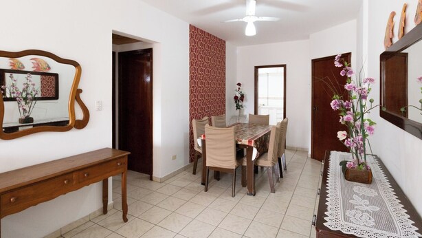 Dining - Apto com bela vista a 100m da Praia da Guilhermina (Praia Grande)
