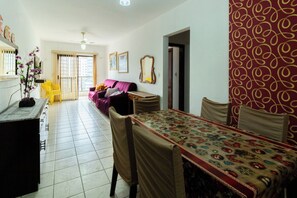 Interior - Apto com bela vista a 100m da Praia da Guilhermina (Praia Grande)