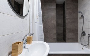 Asciugamani, sapone, carta igienica