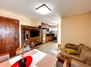 Living area - Cozy Apartment with WiFi, A/C and Parking (Salvador)