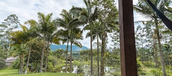 Chalé romântico em Rio do Sul com vista do lago