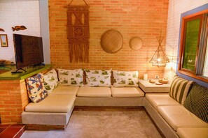 TV - Ótima casa c Wi-Fi 8 min da praia Barequeçaba/SP (São Sebastião)