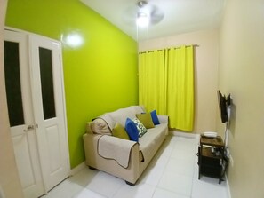 Smart TV - OHC The Oasis at Hamlet C (Kingston)