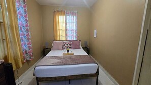 1 habitación, escritorio, wifi y ropa de cama 