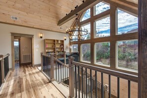 Interior - Gorgeous 6BD w/ Hot Tub | Mtn VIEWS + Pool Access (Gatlinburg)