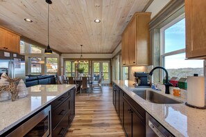 Fridge, microwave, oven, stovetop - Gorgeous 6BD w/ Hot Tub | Mtn VIEWS + Pool Access (Gatlinburg)
