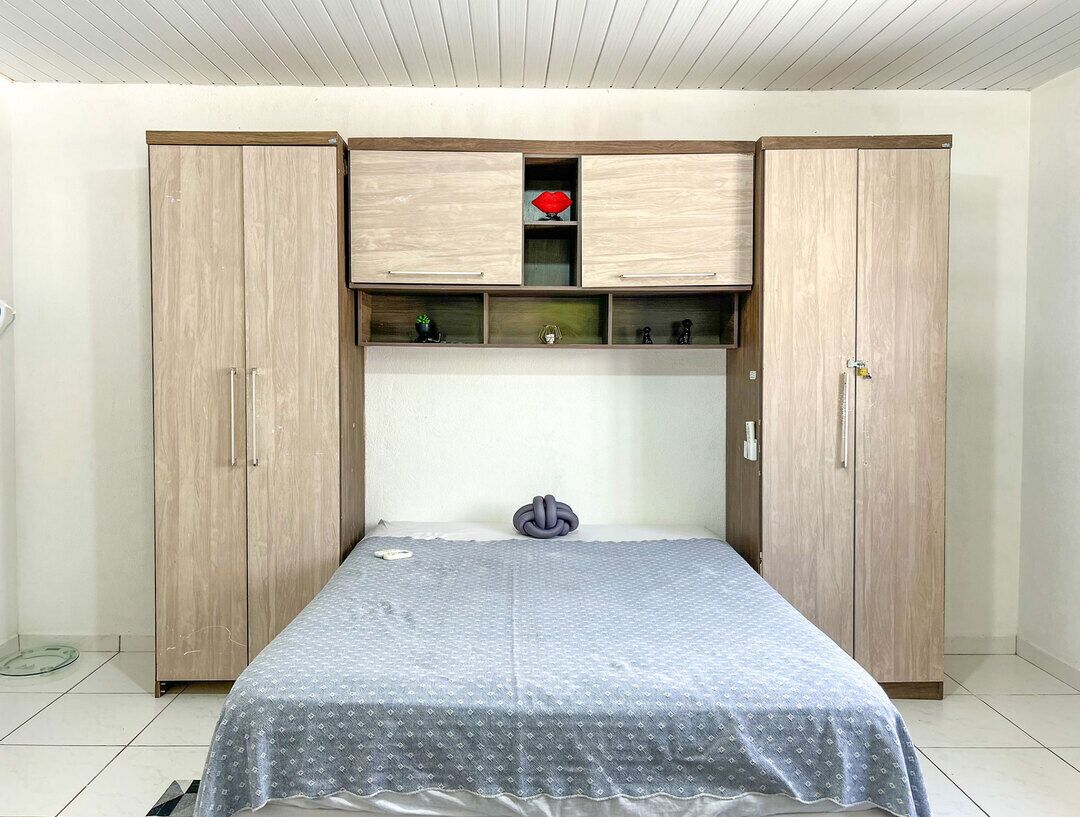 Os quartos contam com cortinas para sua comodidade e privacidade