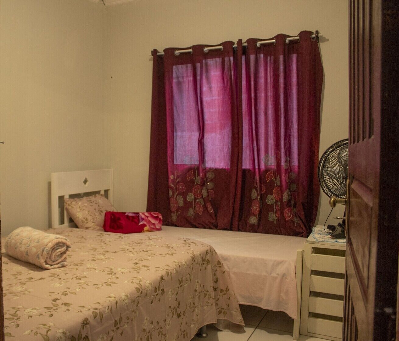 3 habitaciones, wifi gratis y ropa de cama 