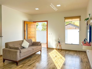 TV - Casa a poucos metros da Praia do Coral - Cabo Frio (Cabo Frio)