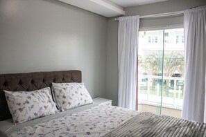 WiFi (free), bed sheets
