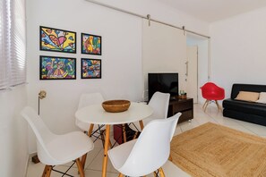 Interior - Ótimo apto c WiFi a 700m da Praia do Tombo-Guarujá (Guarujá)