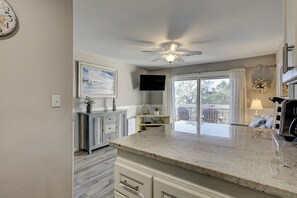 Interior - Sunset Rentals | Breakers 305 (Hilton Head)