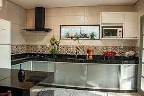 Private kitchen - Casa c ótima localização em Teixeira de Freitas-BA (Teixeira de Freitas)