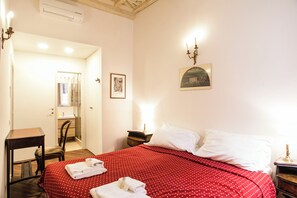 2 bedrooms, iron/ironing board, free WiFi - Casa Torretta - FromHometoRome (Roma)