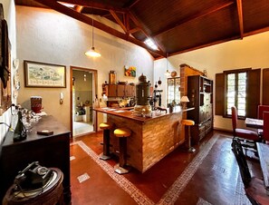 Interior - Chácara com piscina, WiFi e lazer completo - SP (Bragança Paulista)