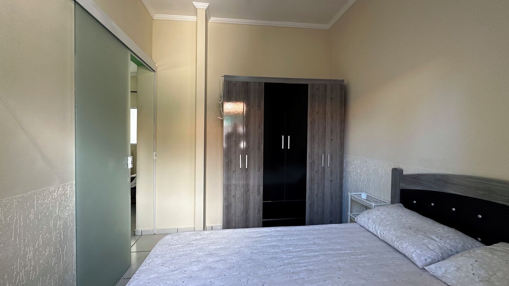 2 bedrooms, WiFi (free), bed sheets