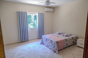 4 bedrooms, WiFi (free), bed sheets