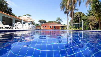 Chácara em Socorro com piscina e 4 suítes