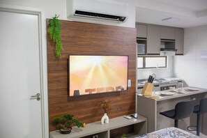 Fridge, microwave, oven, stovetop - Studio com lazer completo e boa localização (Recife)